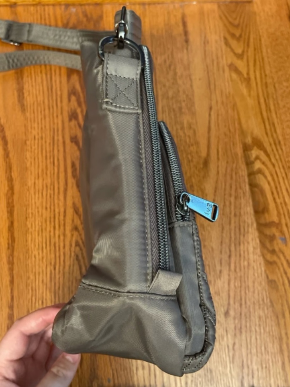 Lug Ranger Crossbody - Picture 7 of 8